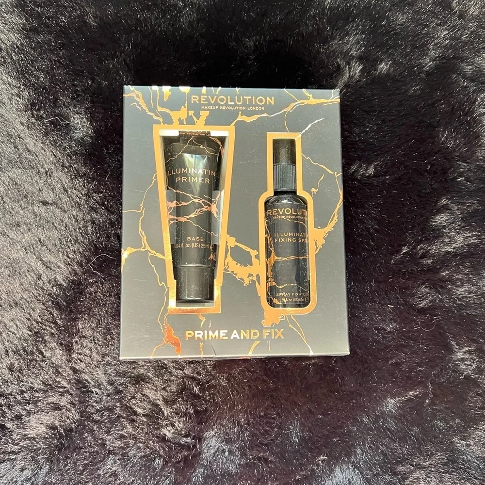 Makeup Revolution Prime and Fix Set - Illuminating Primer & Fixing Spray (New)